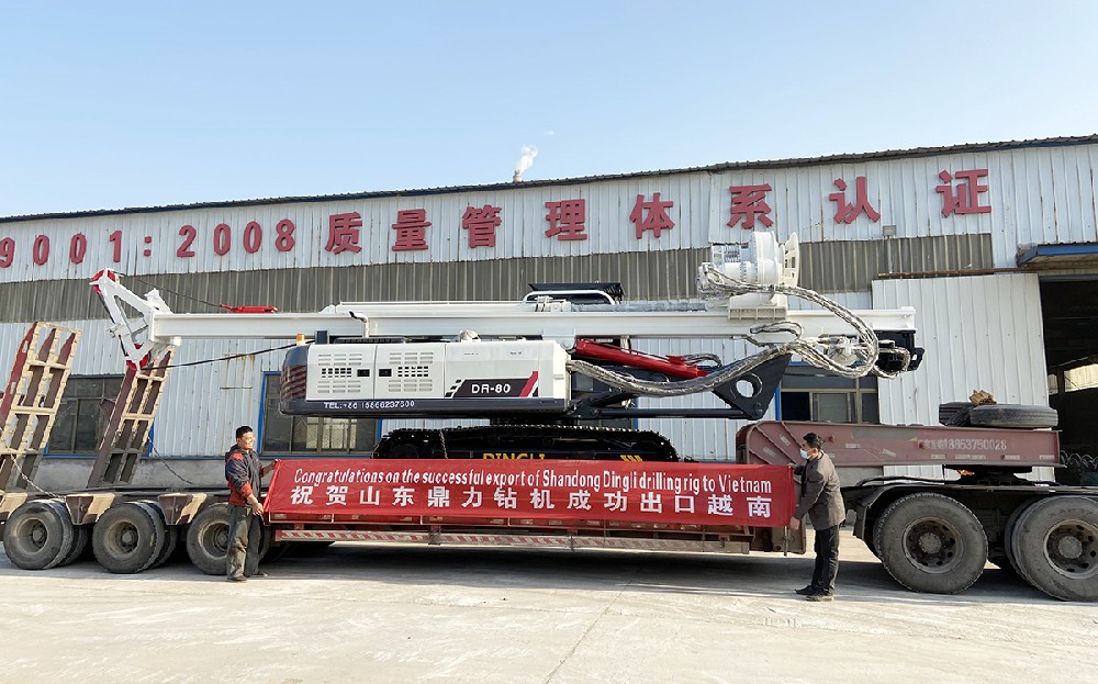 “復工復產(chǎn) 出口創(chuàng  )匯”小型旋挖鉆機奔赴越南